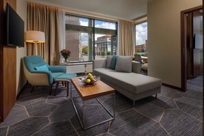 Suite, 1 Bedroom | Minibar, in-room safe, desk, laptop workspace - Crowne Plaza Maastricht by IHG (Maastricht)