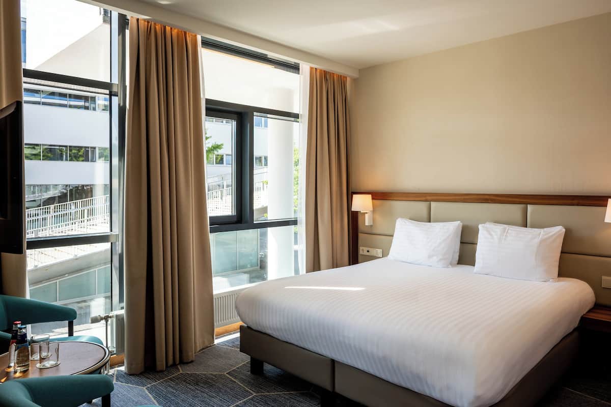 1 bedroom, minibar, in-room safe, desk