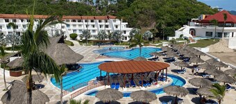 Los Angeles Locos - All Inclusive