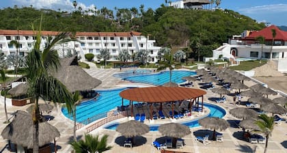 Los Angeles Locos - All Inclusive