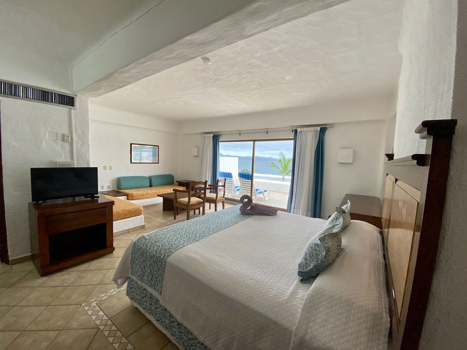 Honeymoon Room, 1 King Bed, Ocean View | In-room safe, blackout drapes, bed sheets