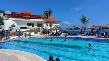 Surfing/boogie boarding