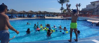 Los Angeles Locos - All Inclusive