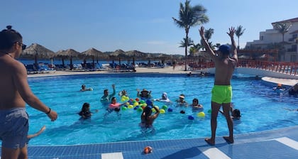 Los Angeles Locos - All Inclusive
