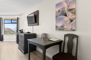Habitación doble estándar | 1 habitación, espacio para trabajar con laptop y wifi gratis 