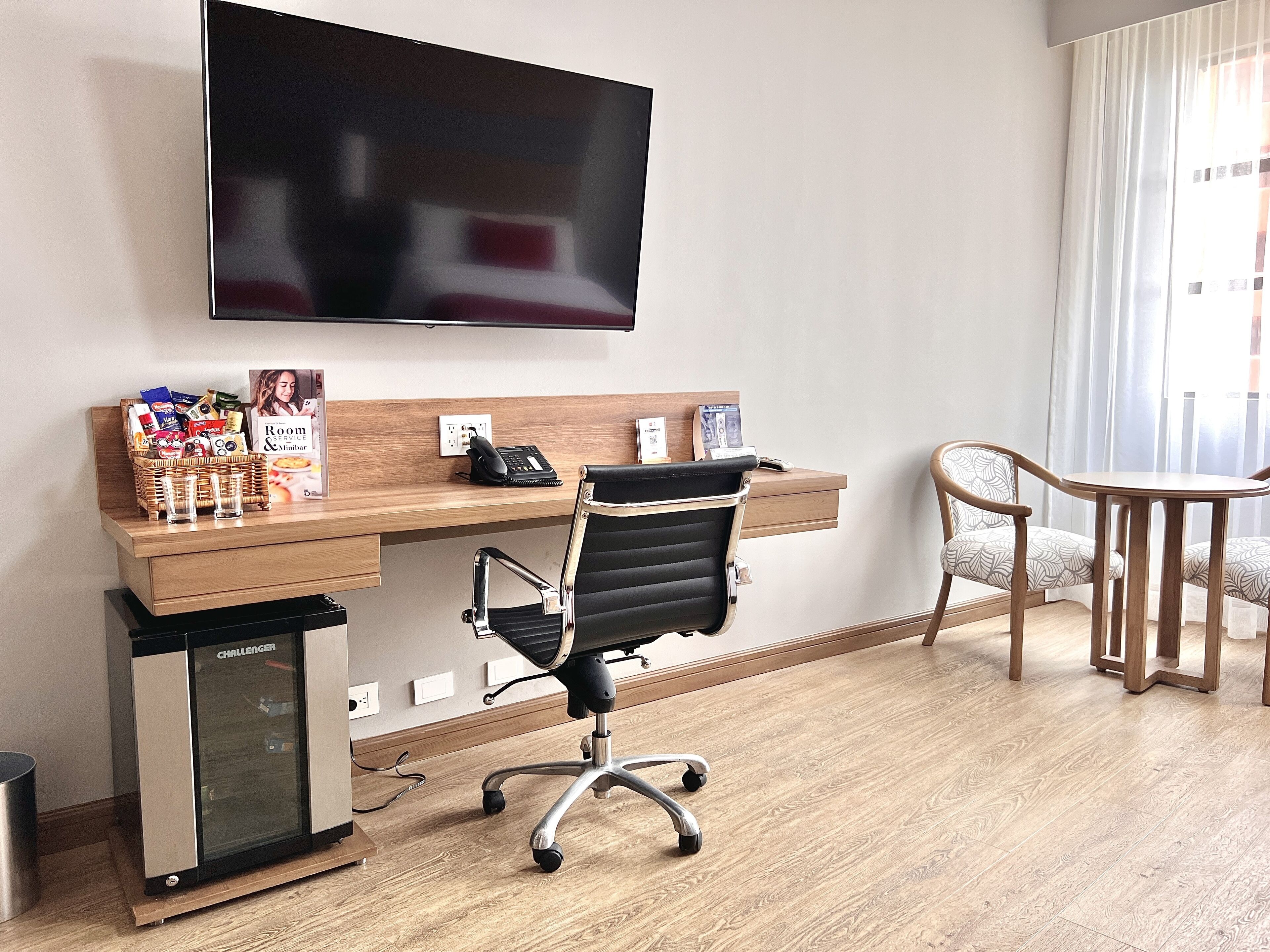 1 bedroom, hypo-allergenic bedding, minibar, in-room safe