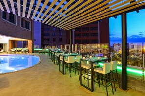 Outdoor pool - Hotel Dann Carlton Cali (Cali)