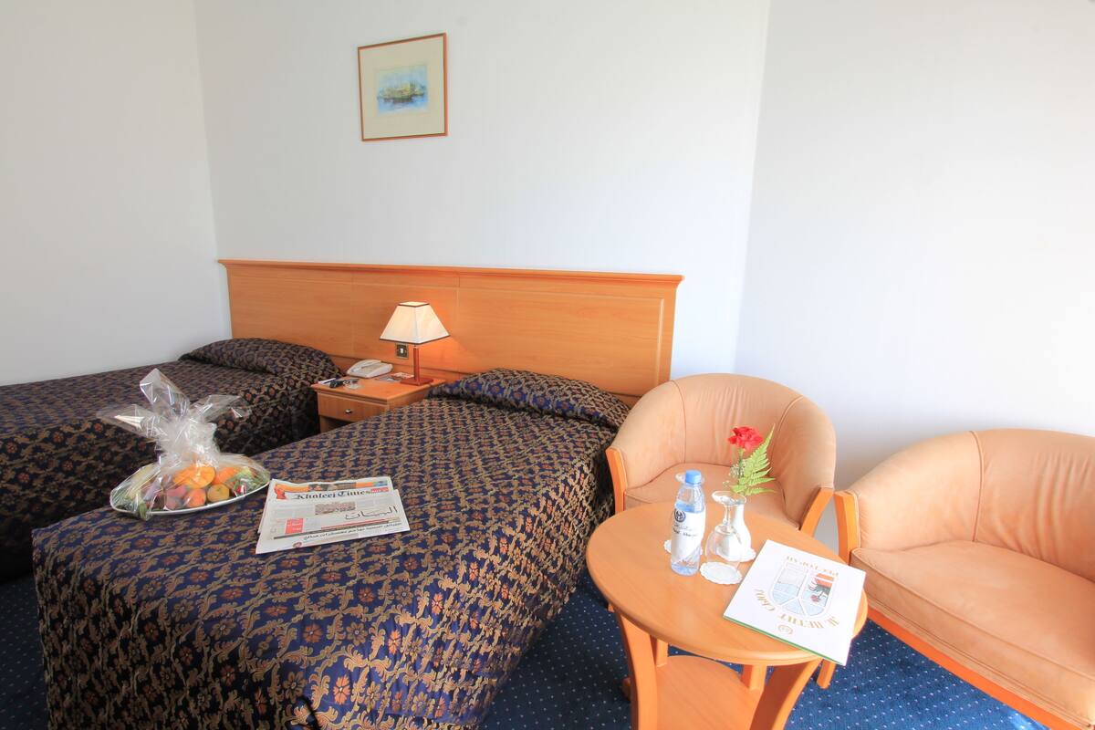 Double Room Sea View | Minibar, in-room safe, desk, iron/ironing board