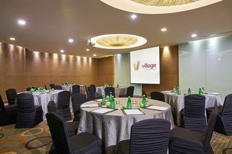 Village Hotel Changi by Far East Hospitality - Image 31