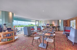 Executive lounge - Village Hotel Changi by Far East Hospitality (Singapore)