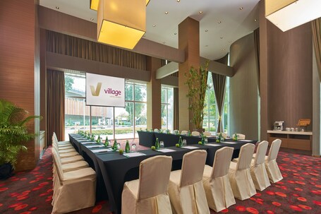 Village Hotel Changi by Far East Hospitality - Image 32