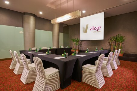 Village Hotel Changi by Far East Hospitality - Image 33