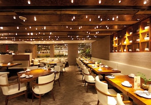 Café - The Salisbury - YMCA of Hong Kong (Kowloon)