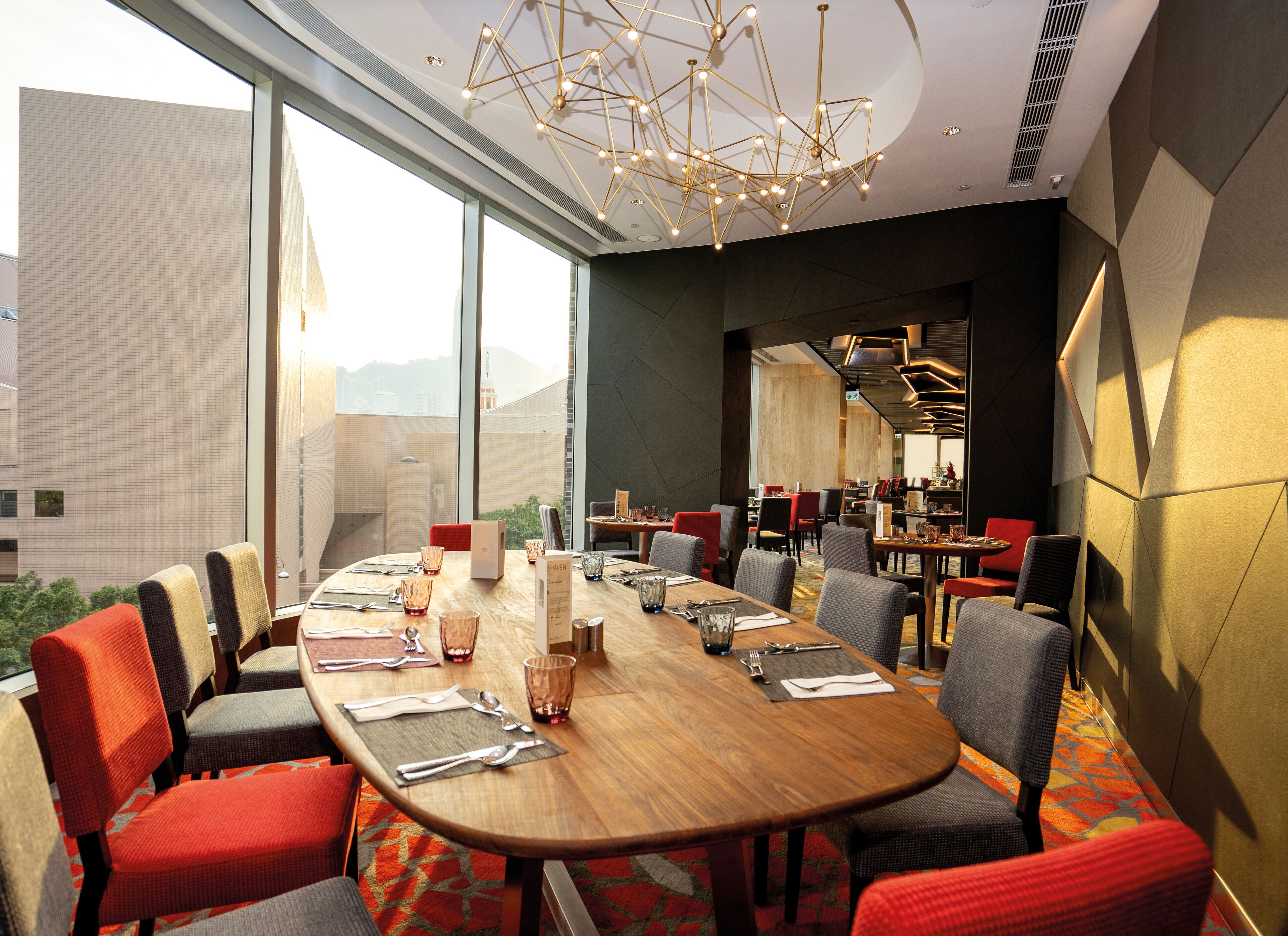 Desayuno buffet diario (HKD 137.5 por persona)