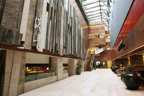 Lobby - The Salisbury - YMCA of Hong Kong (Kowloon)