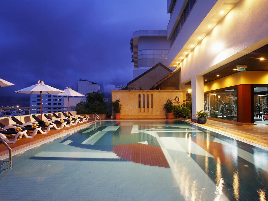 Outdoor pool, sun loungers