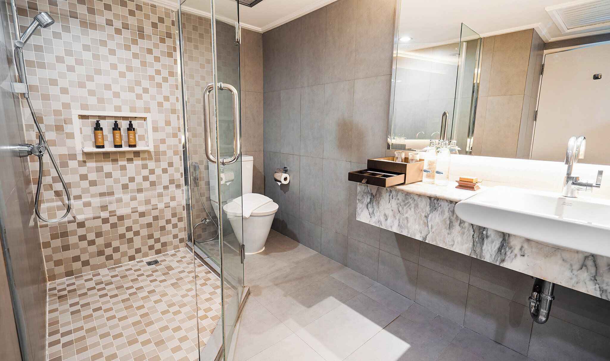 executive suite, 1 king bed | bathroom | hair dryer, bathrobes, slippers, towels