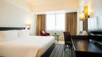 Superior Room, 1 King Bed | Minibar, in-room safe, desk, blackout drapes