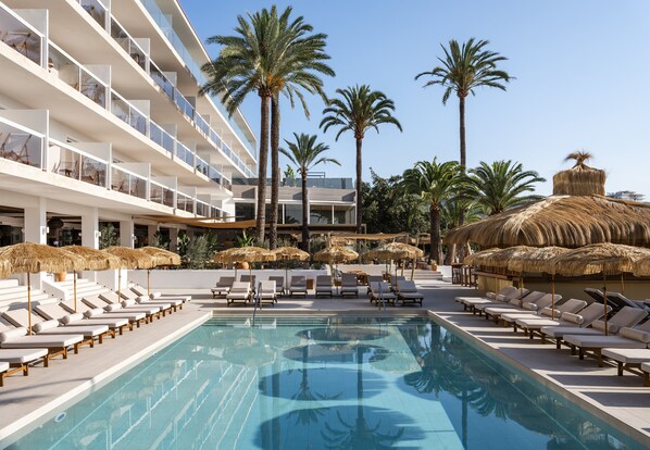 2 outdoor pools, pool umbrellas, sun loungers