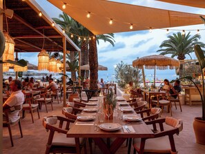 Mediterranean cuisine, ocean views 