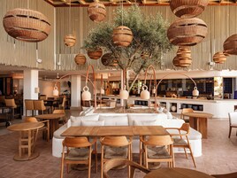 Cocina mediterránea, con vista al mar 