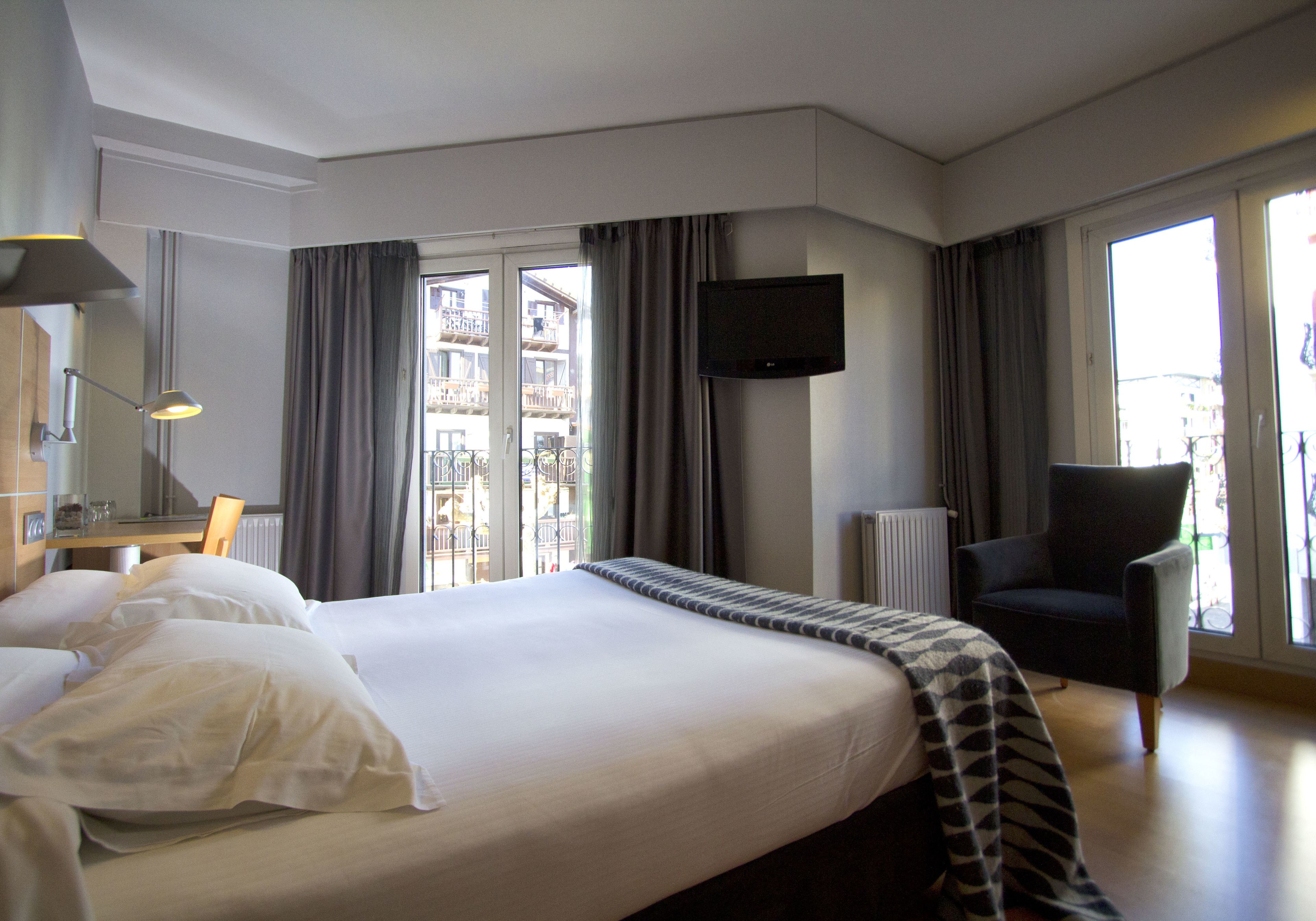 1 bedroom, premium bedding, down duvets, in-room safe