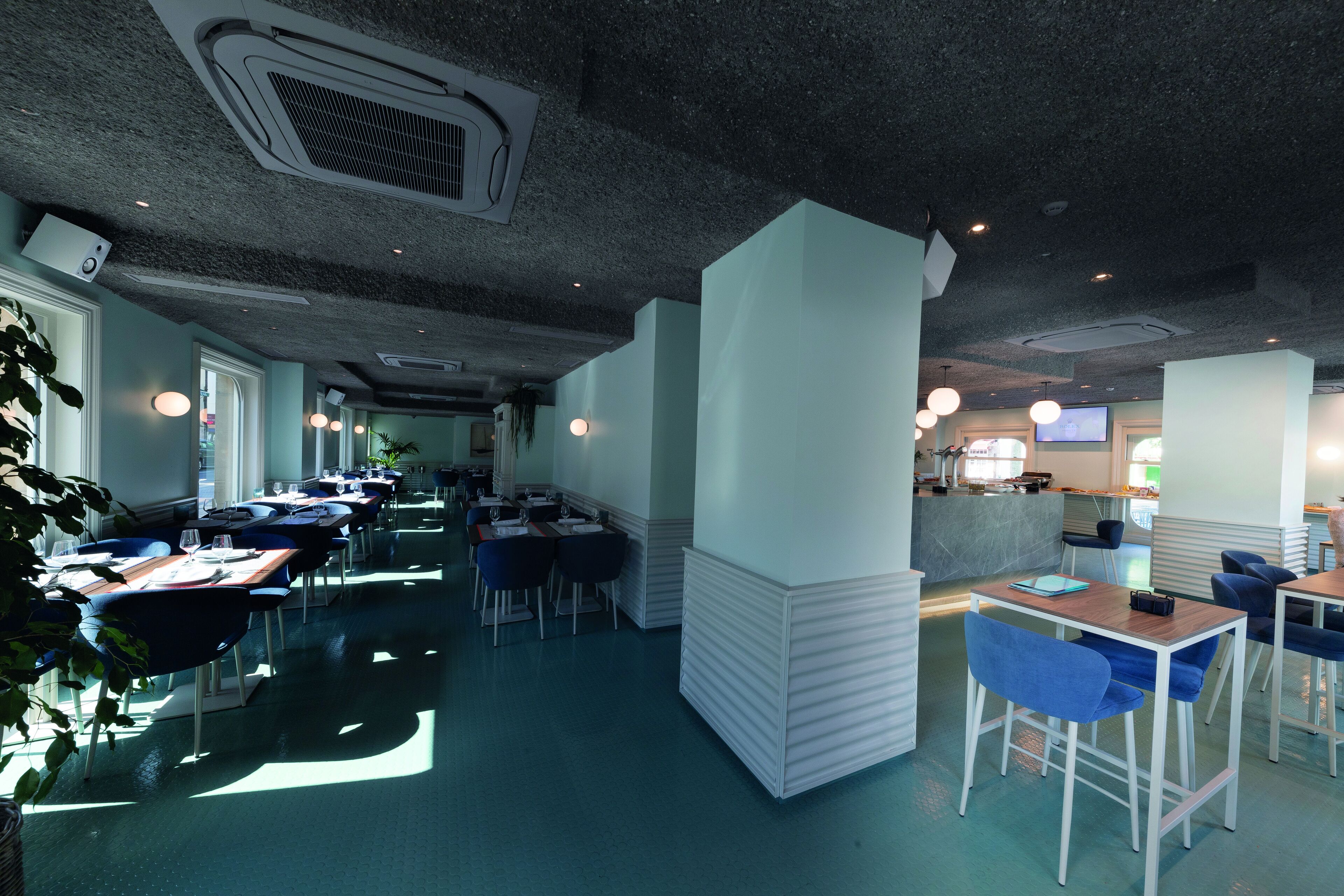 breakfast, lunch, dinner served; al fresco dining