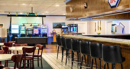 Ramada by Wyndham Richland Center