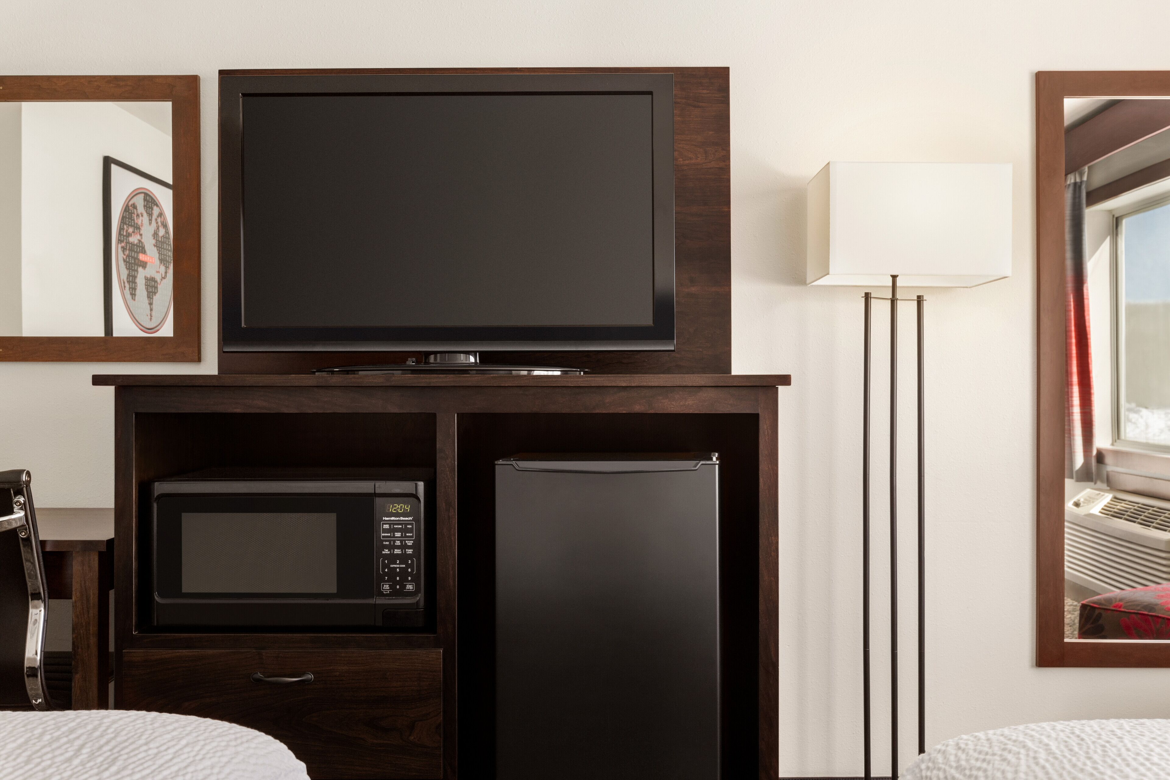 room, 2 queen beds, accessible, non smoking (mobility accessible) | individually decorated, individually furnished, desk, iron/ironing board