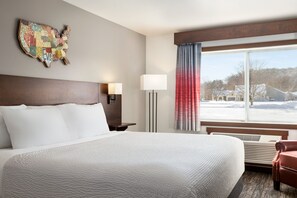 Kamer, 1 kingsize bed, toegankelijk voor mindervaliden, niet-roken (Mobility Accessible) | Individueel gedecoreerd, individueel gemeubileerd, een bureau