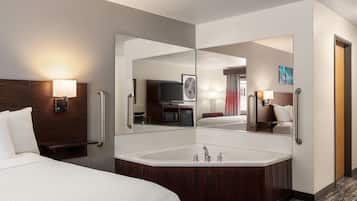 Deluxe Room, 1 King Bed, Non Smoking | Individually decorated, individually furnished, desk, iron/ironing board