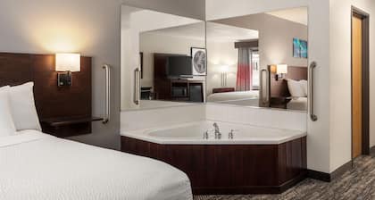 Ramada by Wyndham Richland Center