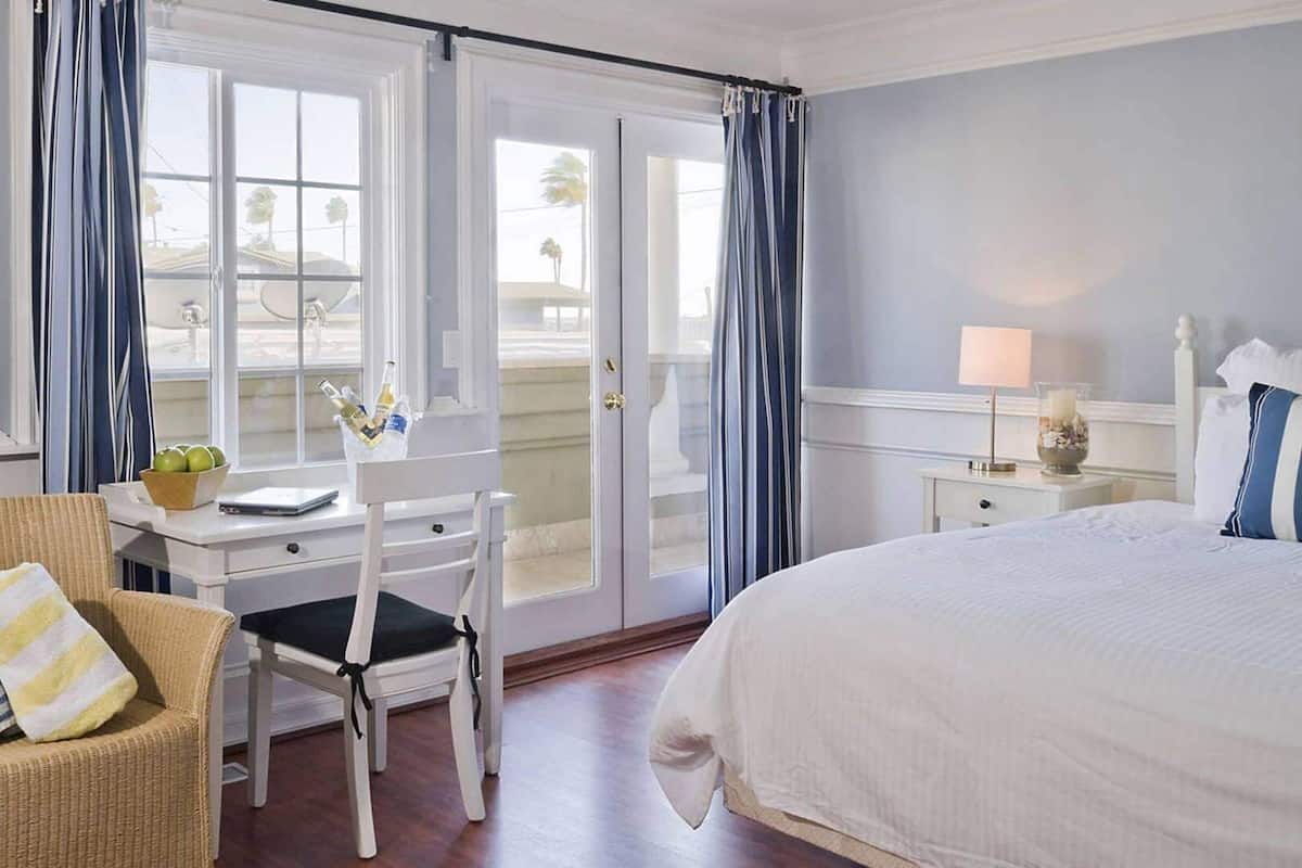 Roupas de cama premium, ferros/tábuas de passar roupa, Wi-Fi de cortesia