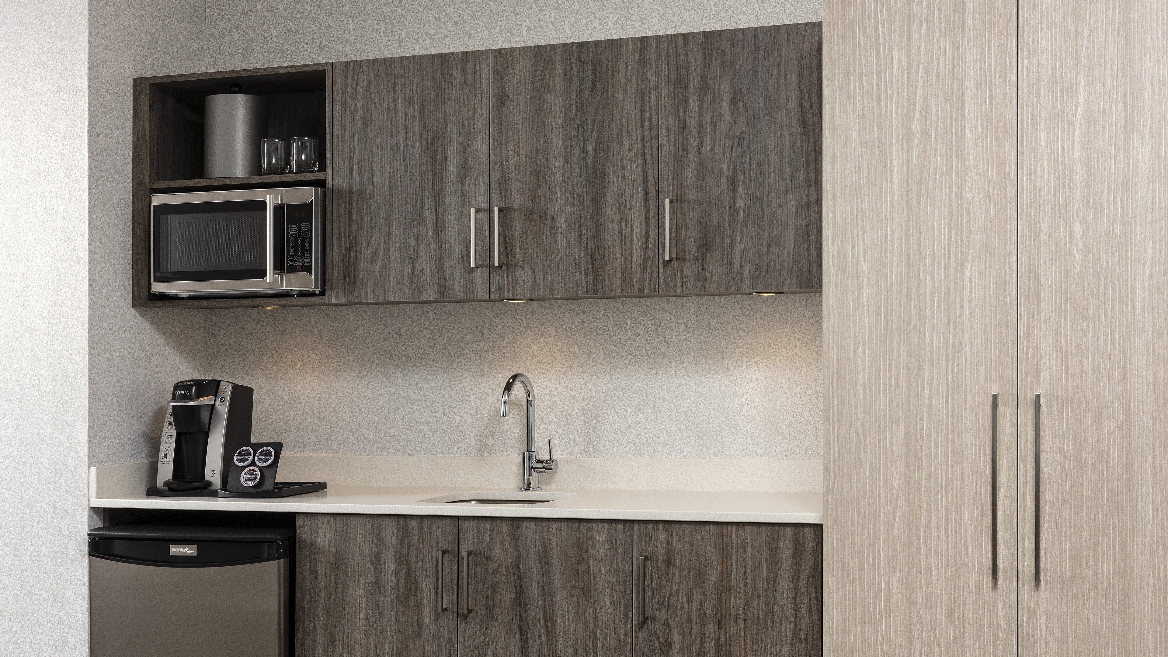 suite, 1 bedroom | private kitchen | fridge, microwave, coffee/tea maker