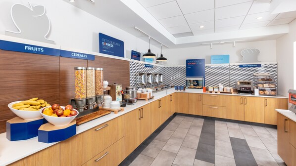 Free daily buffet breakfast 