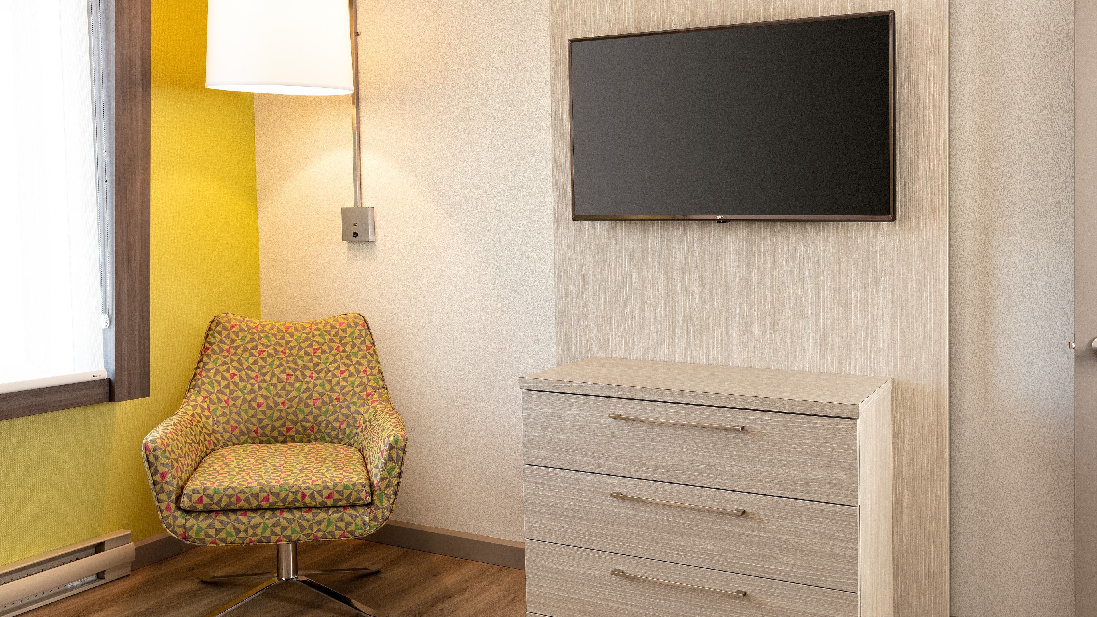 suite, 1 bedroom | hypo-allergenic bedding, pillow-top beds, in-room safe, desk