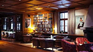 Lounge - Gasthof Hirschen Schwarzenberg - Kunsthotel im Bregenzerwald (Schwarzenberg)