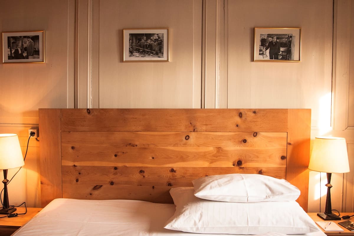 Doppelzimmer Klassik 1755 | Allergikerbettwaren, Zimmersafe, individuell eingerichtet, Schreibtisch