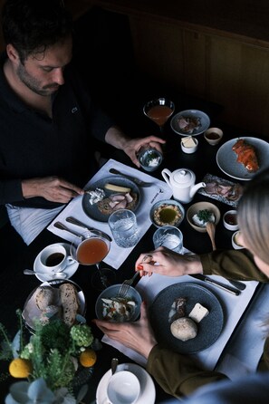 Free daily buffet breakfast  - Gasthof Hirschen Schwarzenberg - Kunsthotel im Bregenzerwald (Schwarzenberg)