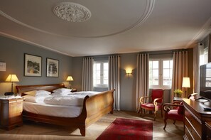 Double Room Superior 1755 | Hypo-allergenic bedding, in-room safe, individually furnished, desk