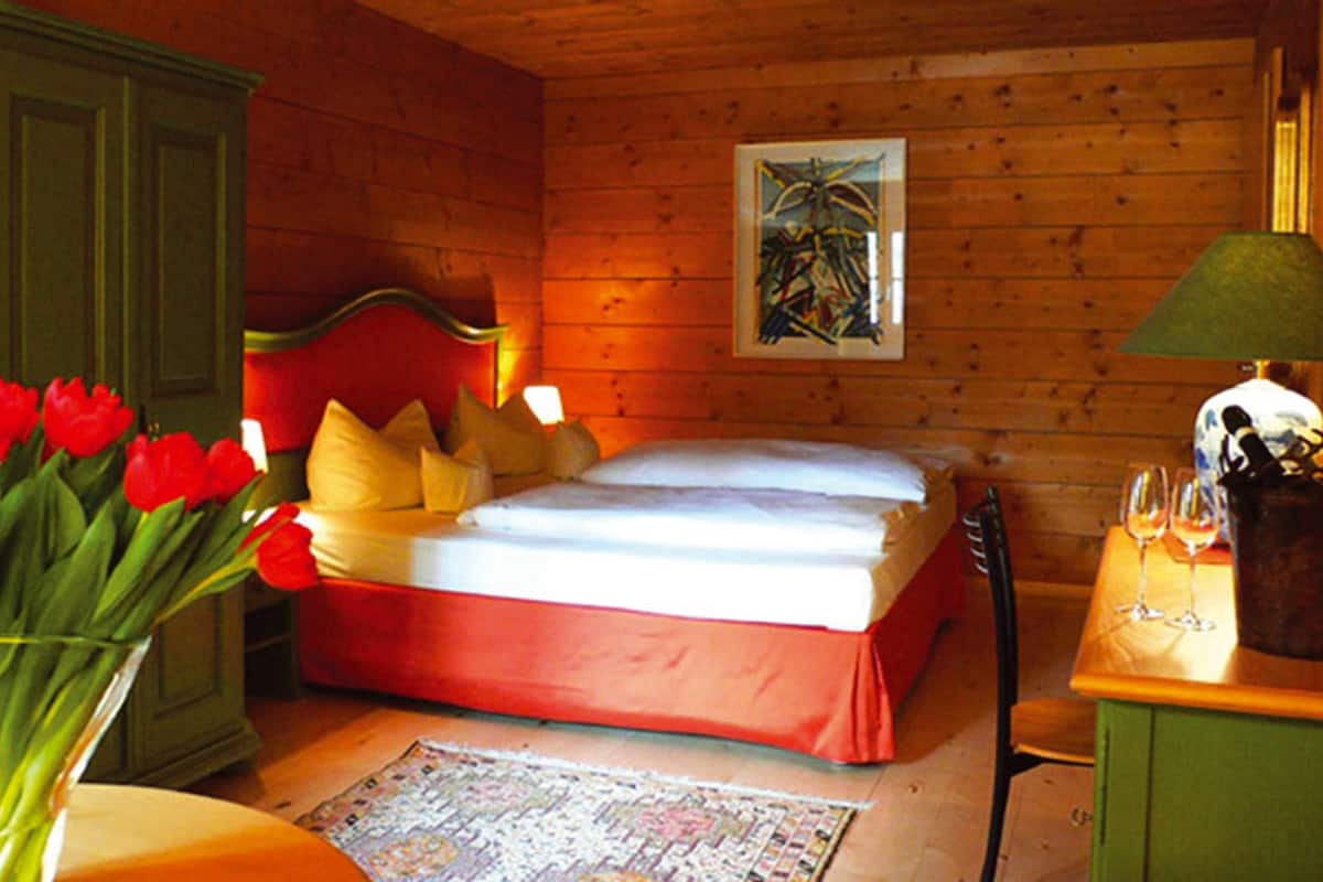 Doppelzimmer Superior | Allergikerbettwaren, Zimmersafe, individuell eingerichtet, Schreibtisch