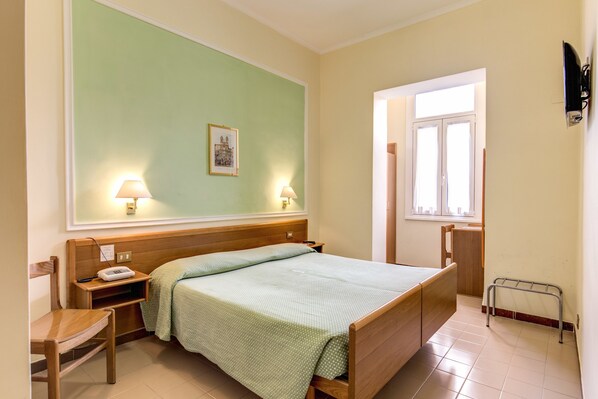 Double Room, 1 Double Bed | Desk, free cribs/infant beds, free WiFi, bed sheets - Hotel Igea (Rome)