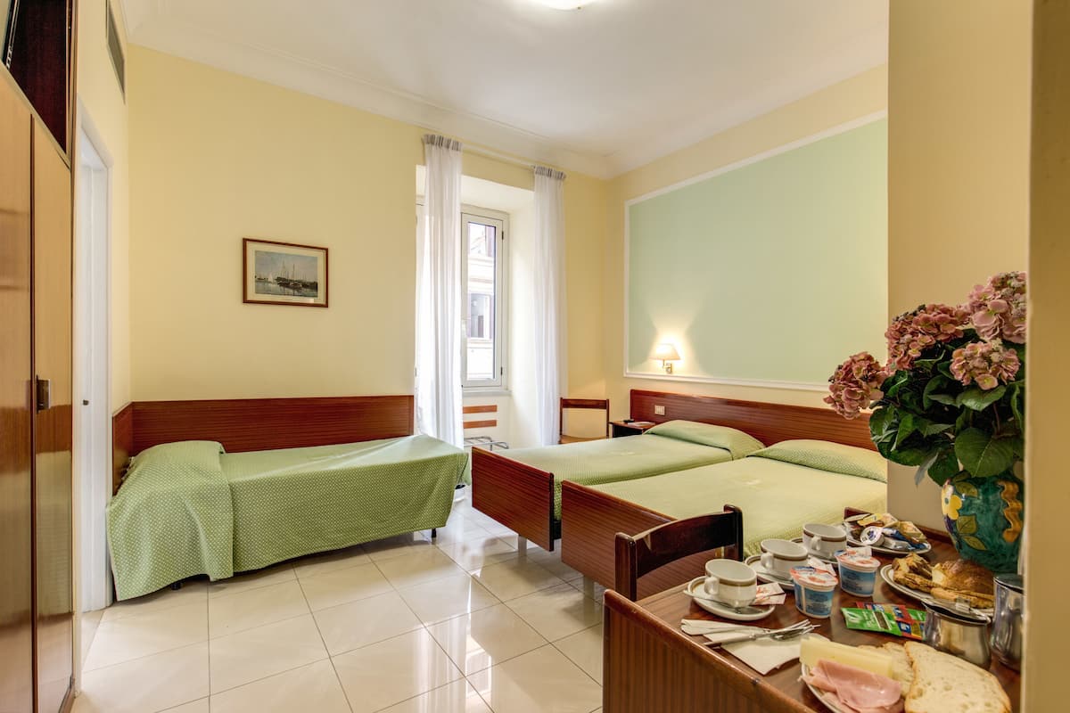 Triple Room