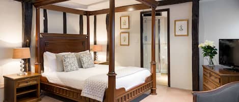 Chambre Standard, 1 lit double, non-fumeurs (Canopy Bed) | Literie de qualité supérieure, bureau, fer et planche à repasser