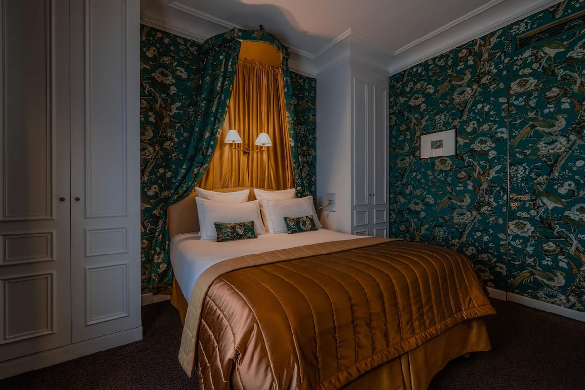 Chambre Supérieure | Literie de qualité, minibar, coffre-fort pour ordinateur portable