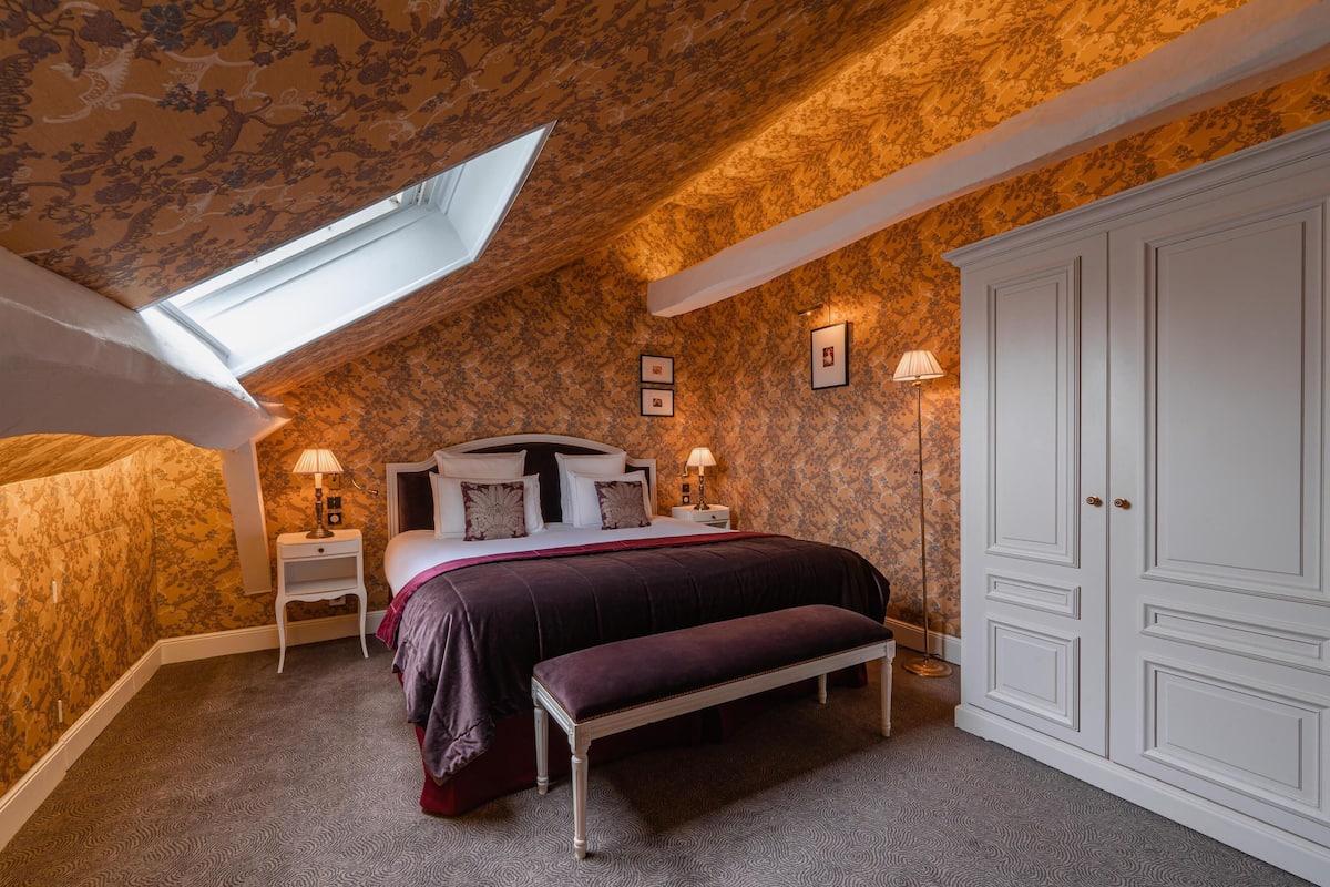 Signature Suite | Premium bedding, minibar, in-room safe, individually decorated