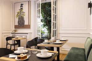 Petit déjeuner buffet