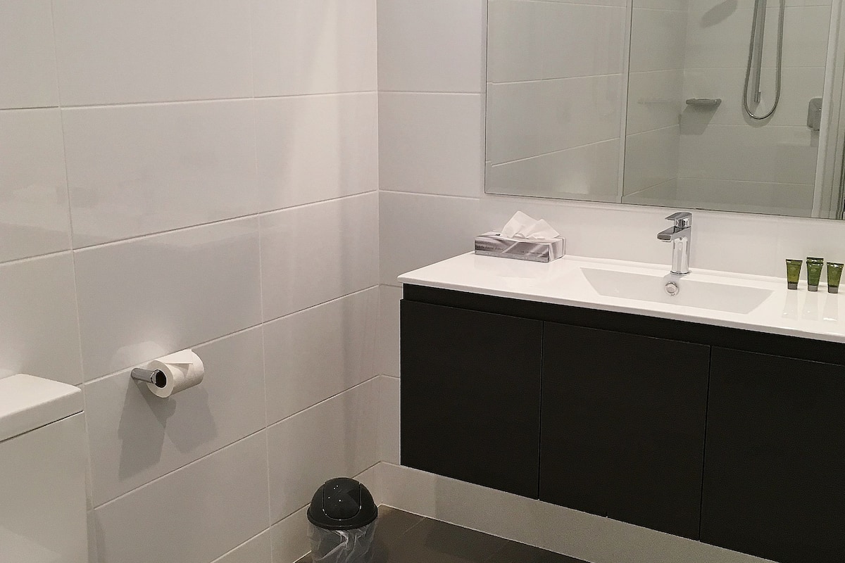 superior room, 1 king and 2 single beds | bathroom | shower, free toiletries, hair dryer, towels