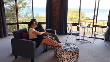 Superior Room, 1 King Bed | Desk, iron/ironing board, free WiFi, bed sheets