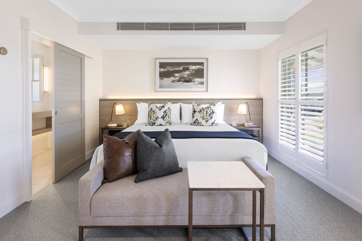 minibar, in-room safe, iron/ironing board, free wifi